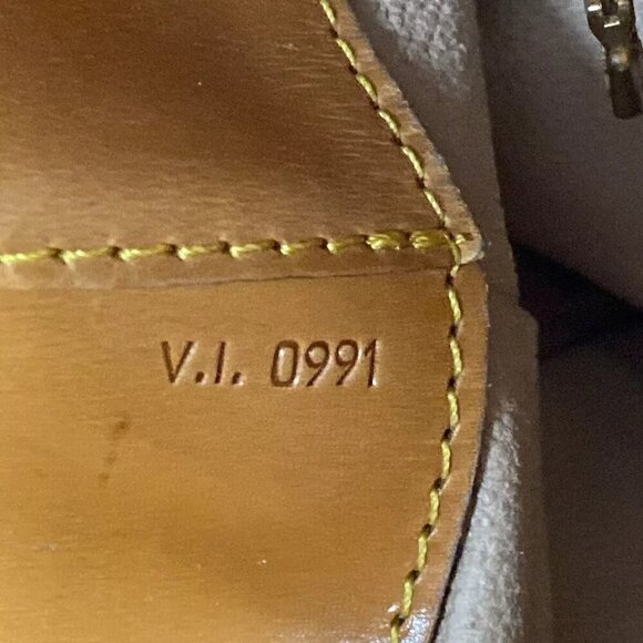 100% Authentic LOUIS VUITTON Bucket GM Monogram Shoulder Bag 250-082924 - Picture 13 of 14